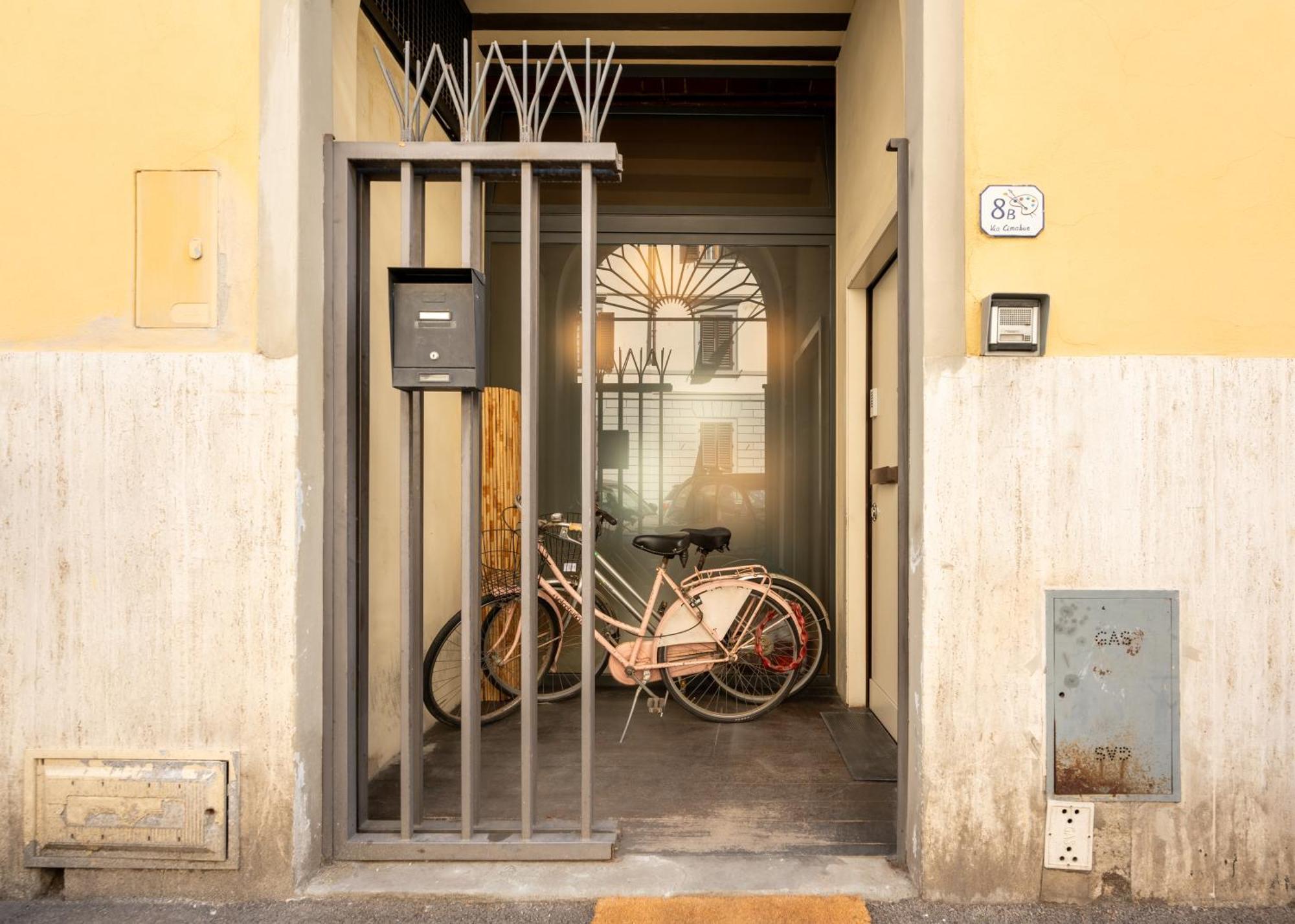 Via Cimabue 8B - Florence Charming Apartments - Metropolitan Loft In Florence - 20 Minute Walk To City Center - Excellent Base For Exploring - Less Than 5 Minute Walk To The Supermarket - Amazing Bakery On The Corner Exterior foto